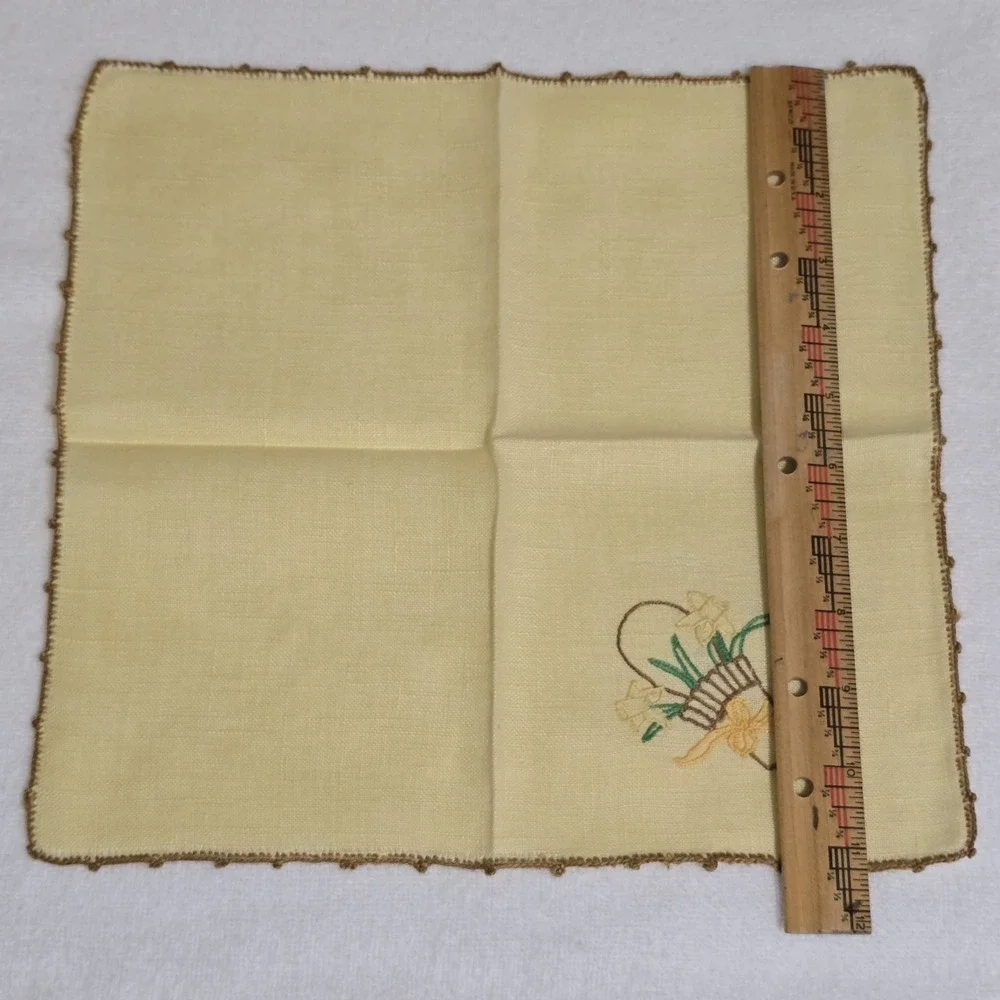 VTG Hand‎ Embroidered Linen Napkins Set of 4 Yellow Floral Basket Crochet Trim